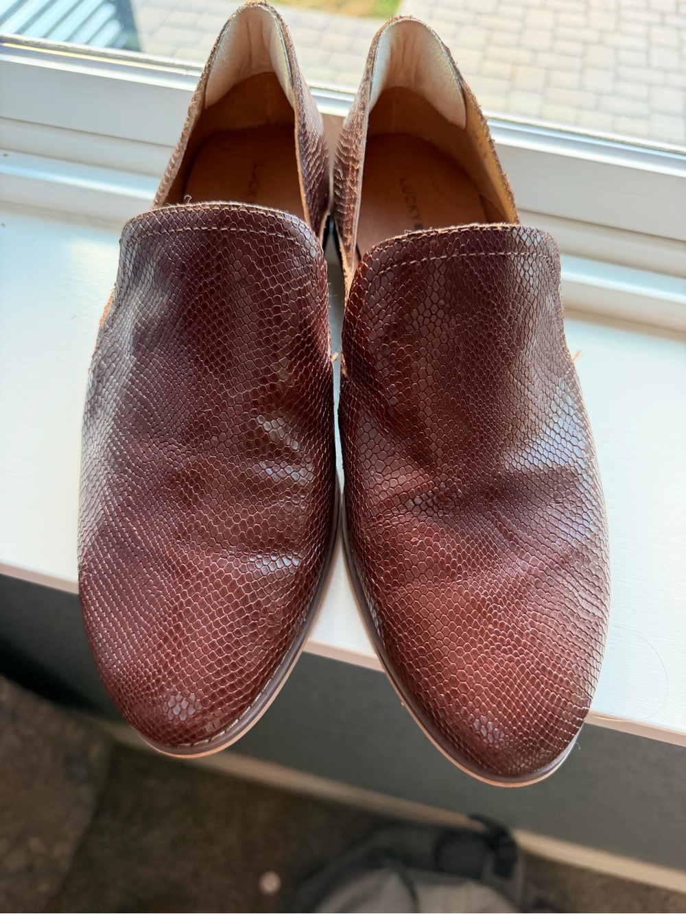 Lucky Brand Women's Dark Brown Snakeskin-Textured Slip-Ons